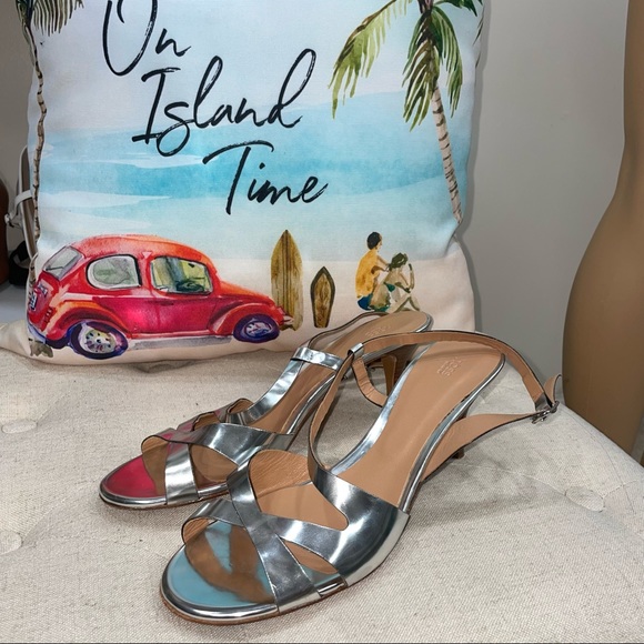 Hoss Intropia Shoes - Hoss Intropia NWOB! Silver Strappy Pumps Size 40